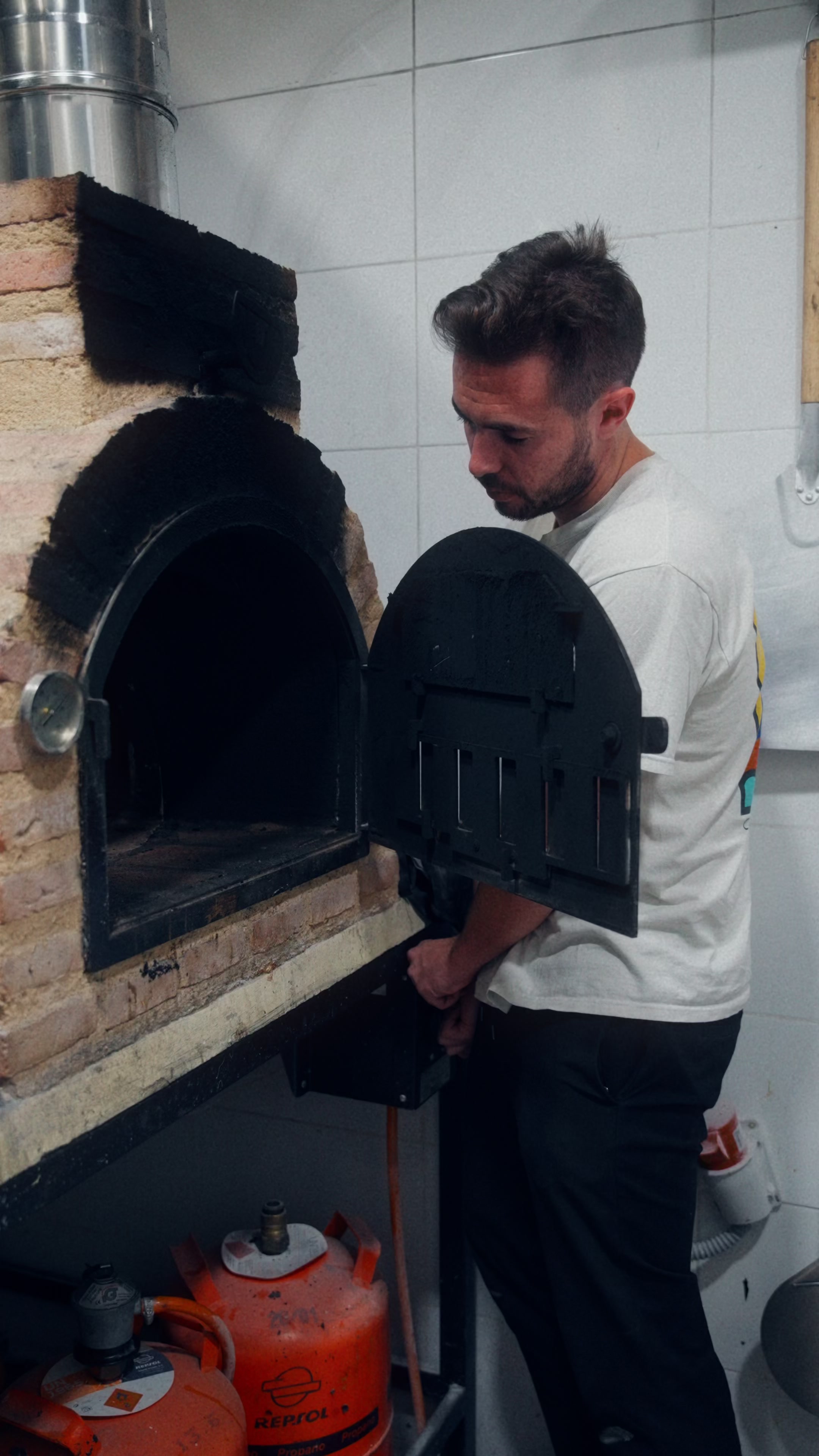 Arreglando horno Fratelli Pazzi